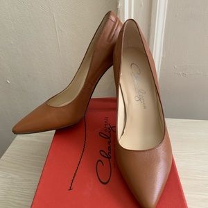 Charly Amar Swanson(made in Italy) cognac pump